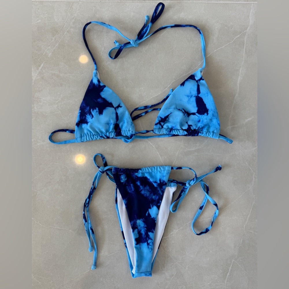 SHEIN Blue and Black Tie Dye Triangle Bikini Set